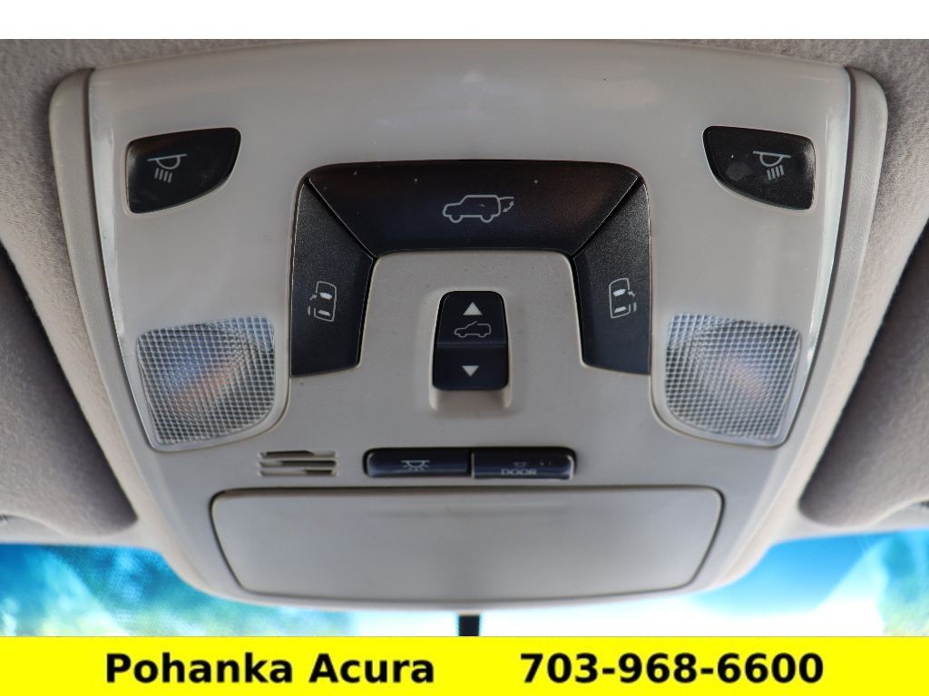 Vehicle image 23 of 43