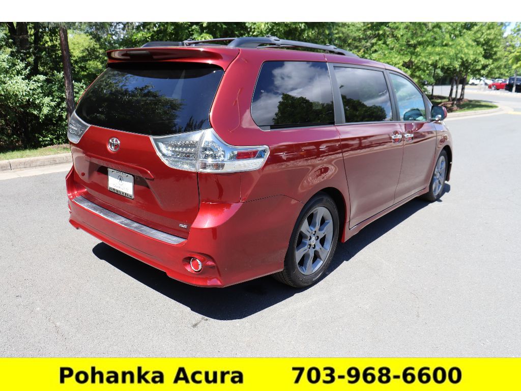 Vehicle image 5 of 43