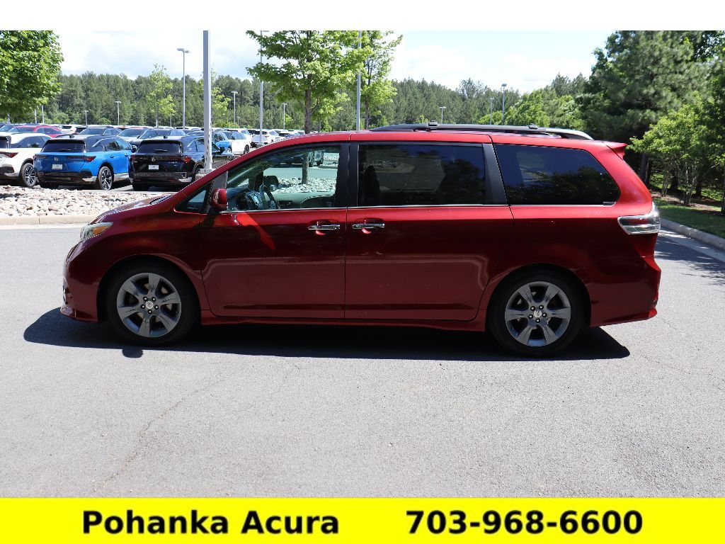 Vehicle image 8 of 43