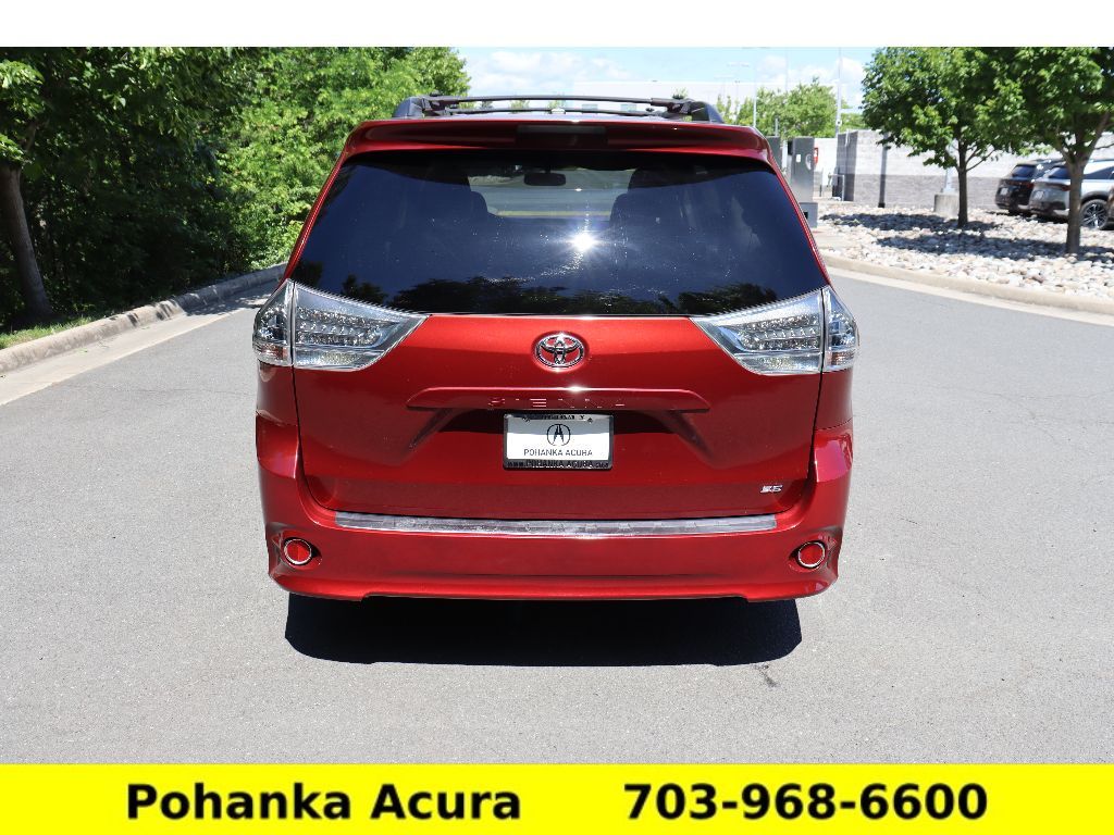 Vehicle image 6 of 43
