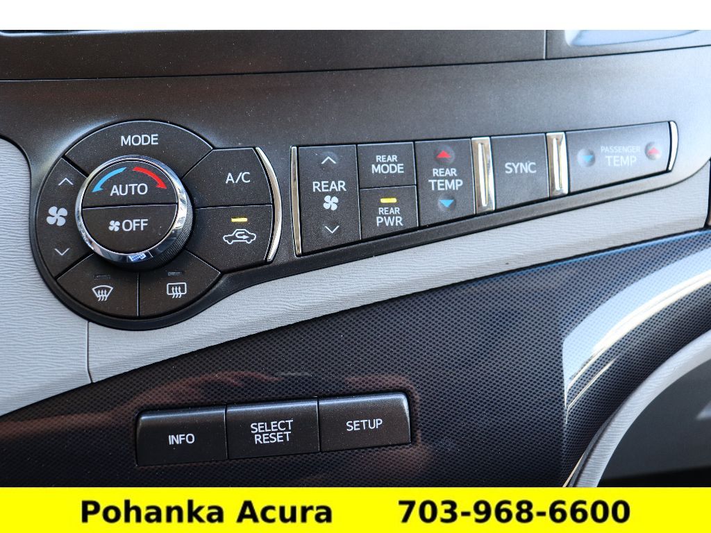 Vehicle image 20 of 43