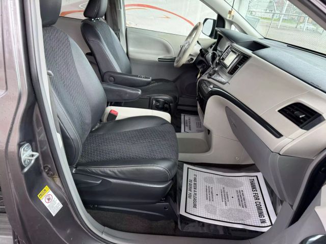 Vehicle image 22 of 48