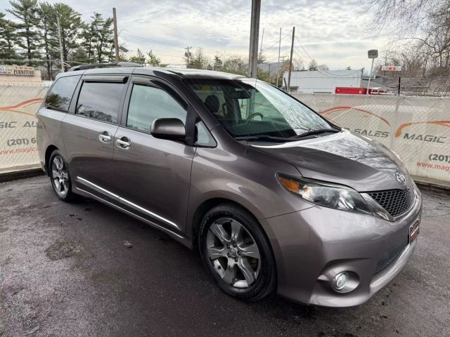 Vehicle image 9 of 48