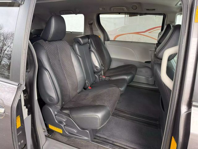 Vehicle image 24 of 48