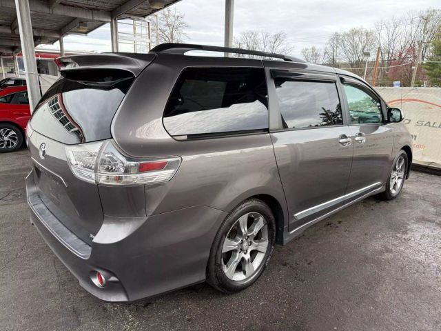 Vehicle image 10 of 48
