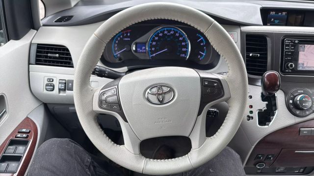 Vehicle image 10 of 35