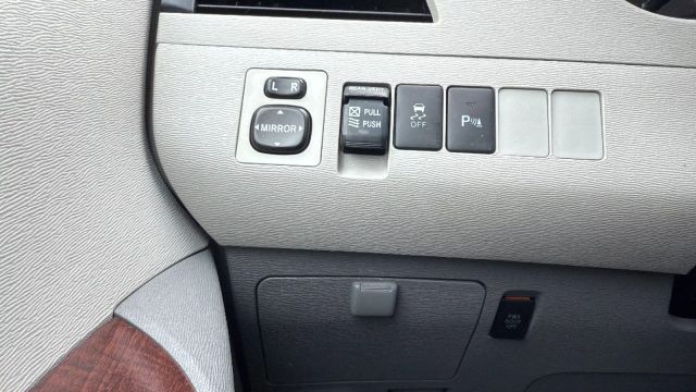 Vehicle image 15 of 35