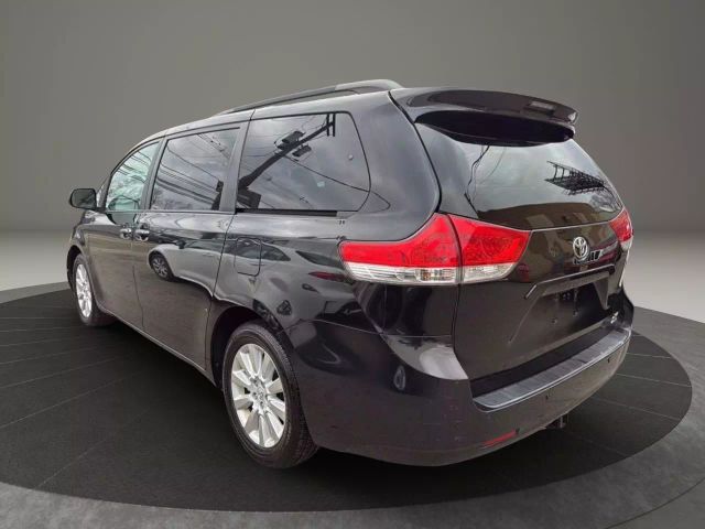 Vehicle image 8 of 35