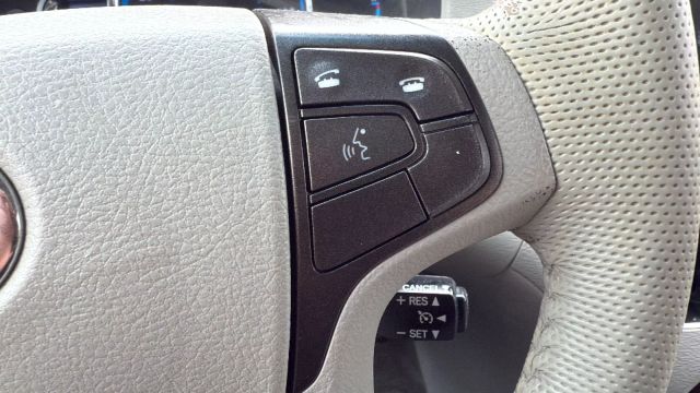 Vehicle image 11 of 35