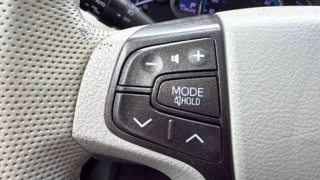 Vehicle image 12 of 35