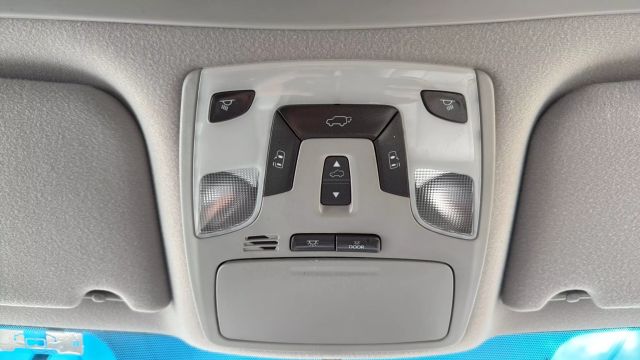 Vehicle image 22 of 35
