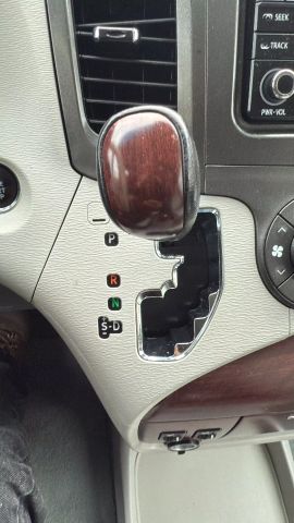 Vehicle image 19 of 35