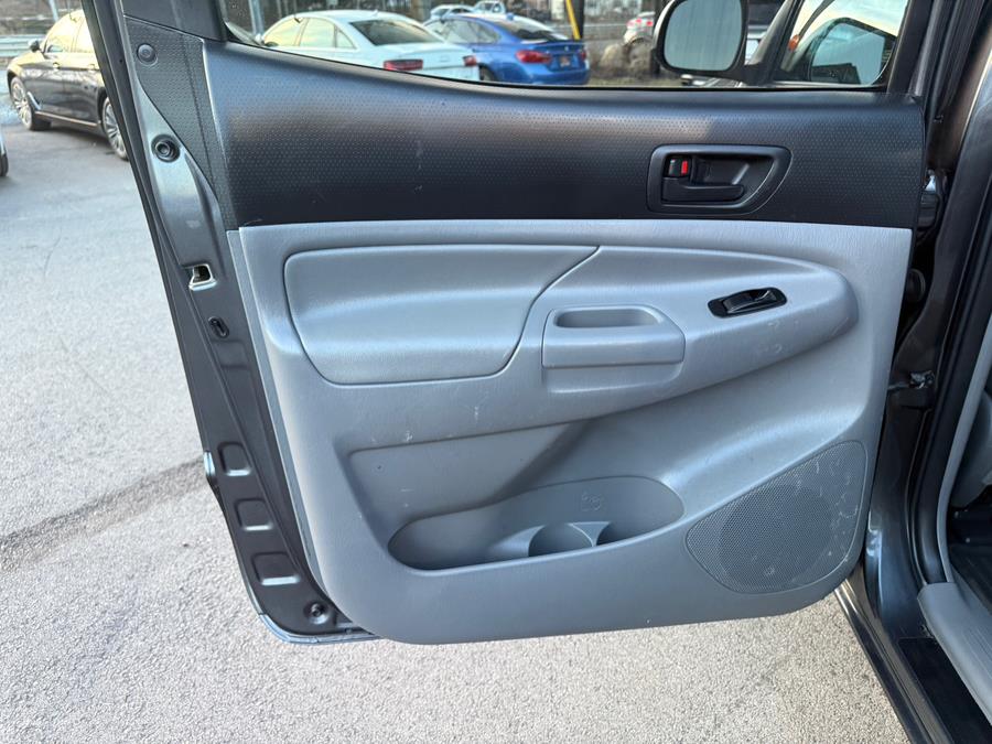 Vehicle image 25 of 37