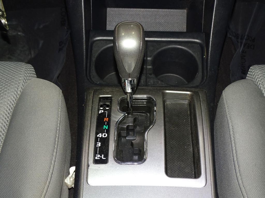 Vehicle image 25 of 34
