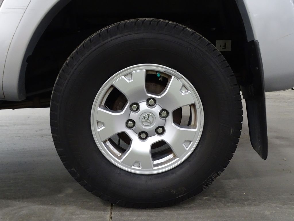 Vehicle image 29 of 34