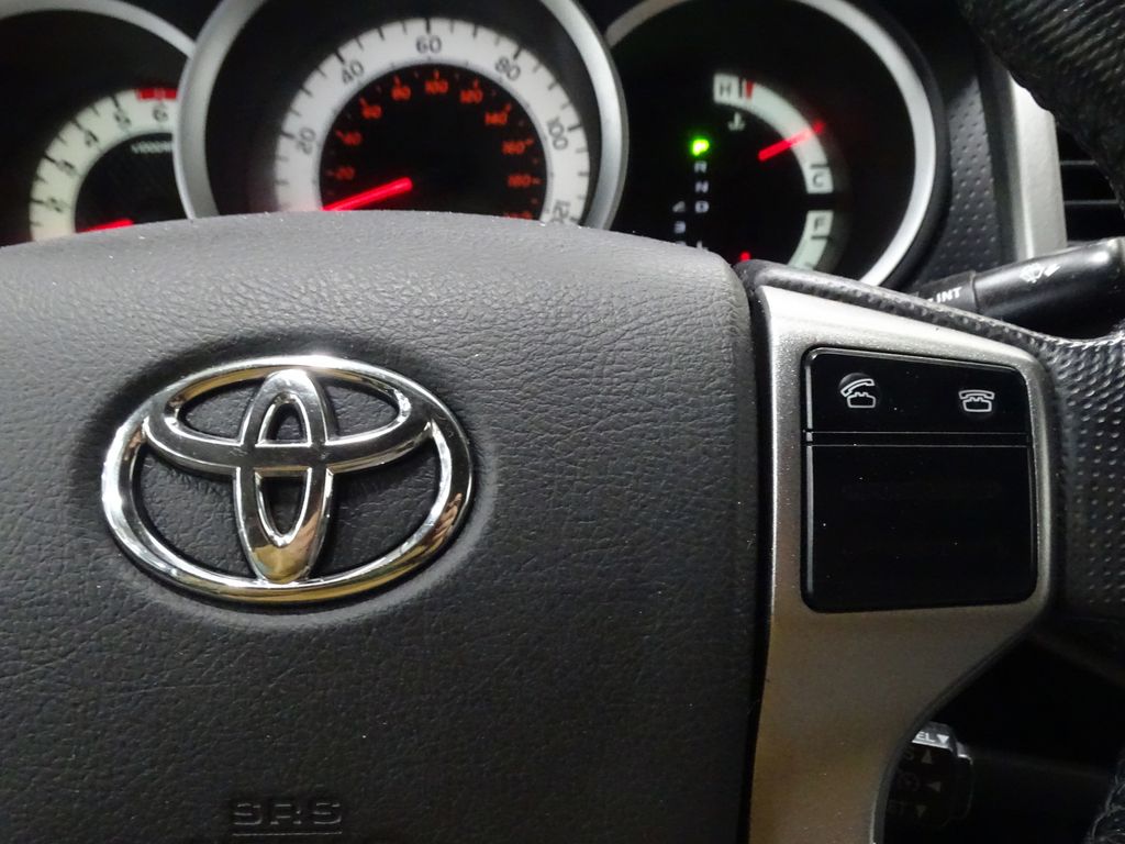 Vehicle image 18 of 34