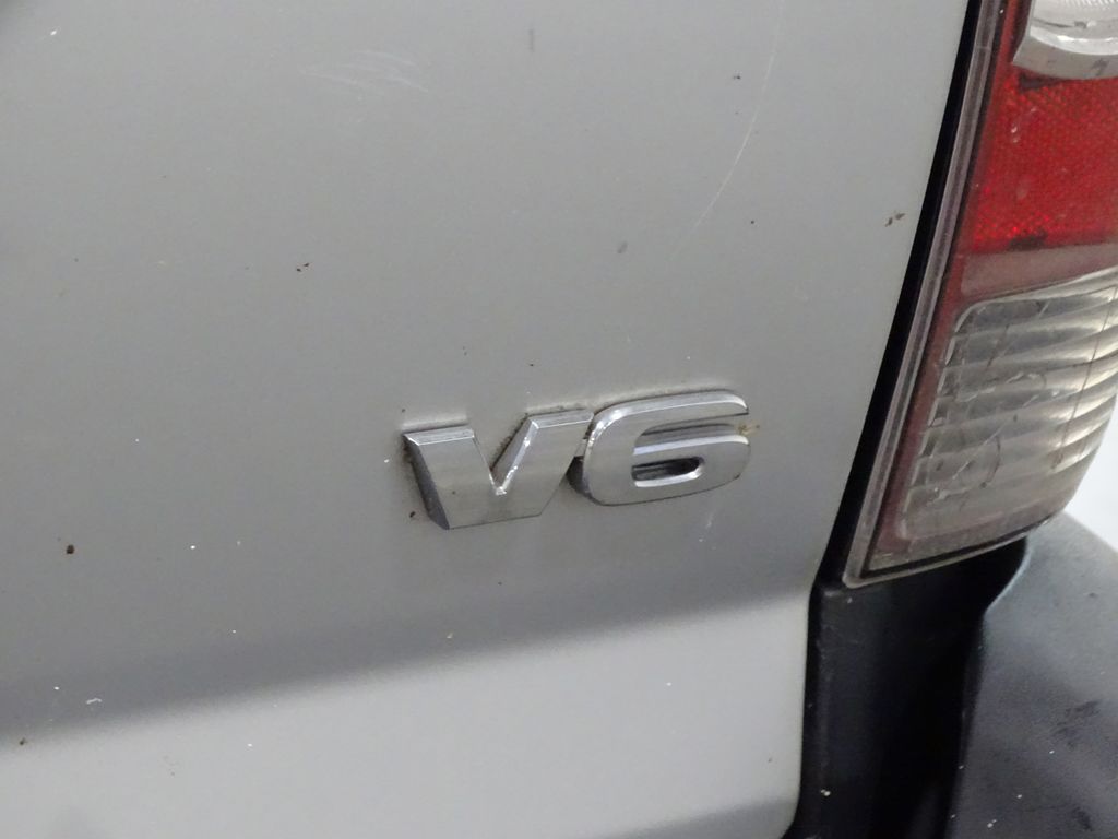 Vehicle image 31 of 34