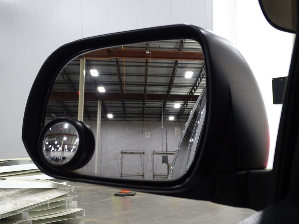 Vehicle image 26 of 34