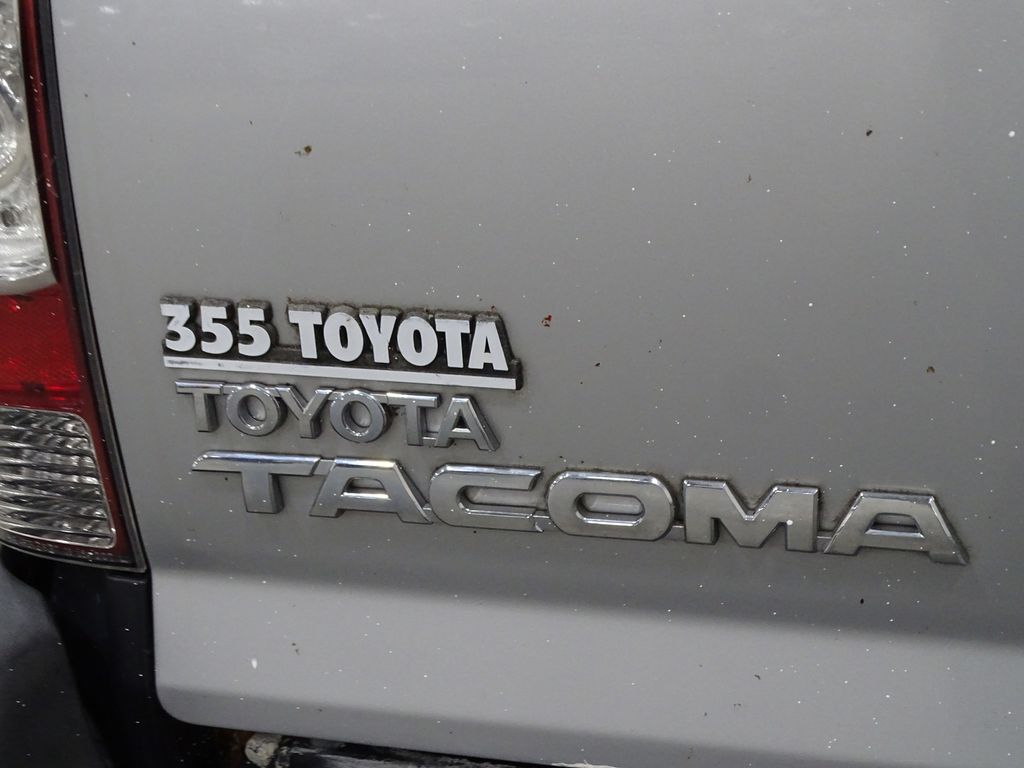 Vehicle image 32 of 34