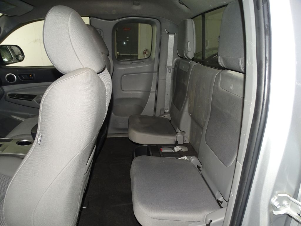 Vehicle image 9 of 34