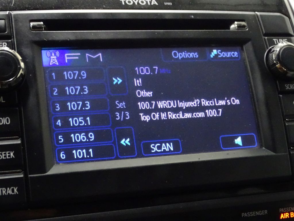 Vehicle image 23 of 34