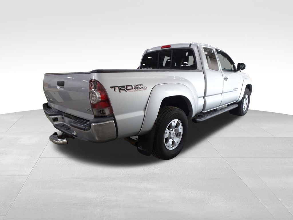 Vehicle image 4 of 34