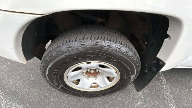 Vehicle image 11 of 31