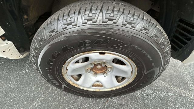Vehicle image 13 of 31