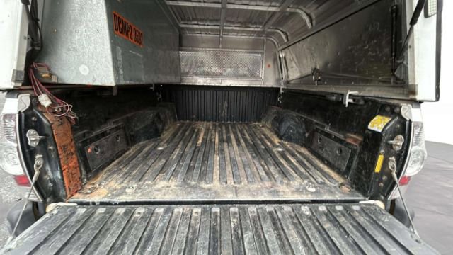 Vehicle image 14 of 31