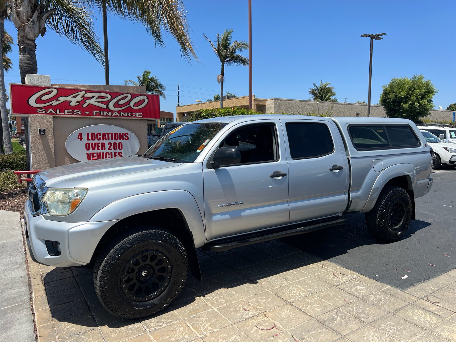 2013 Toyota Tacoma PreRunner Image 2 of 30
