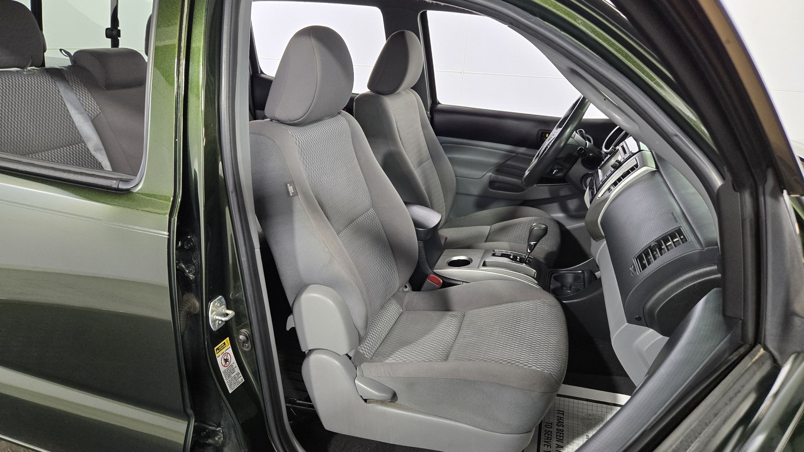 Vehicle image 31 of 40