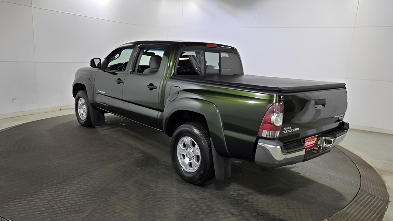 Vehicle image 39 of 40
