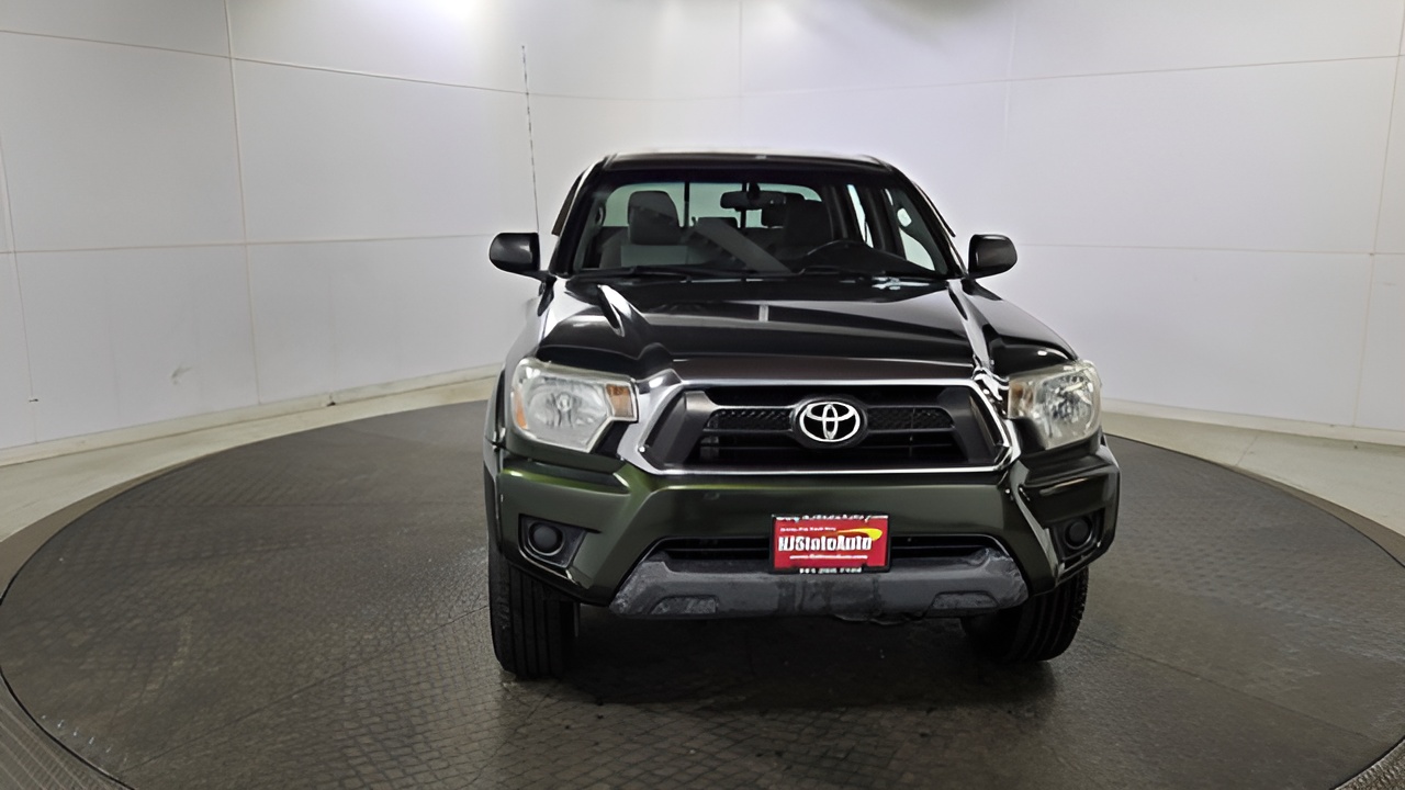 Vehicle image 34 of 40