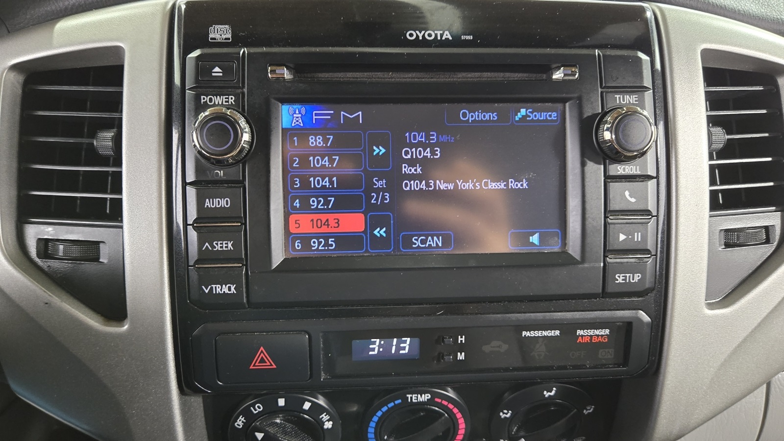 Vehicle image 14 of 40