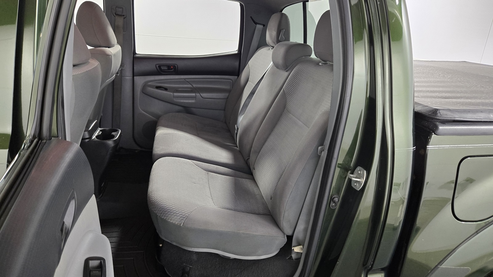 Vehicle image 22 of 40