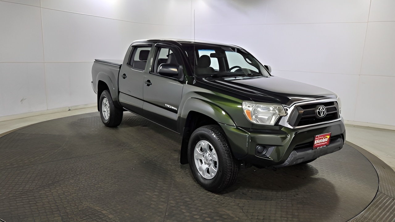 Vehicle image 35 of 40