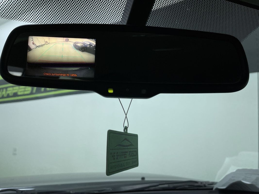 Vehicle image 21 of 28