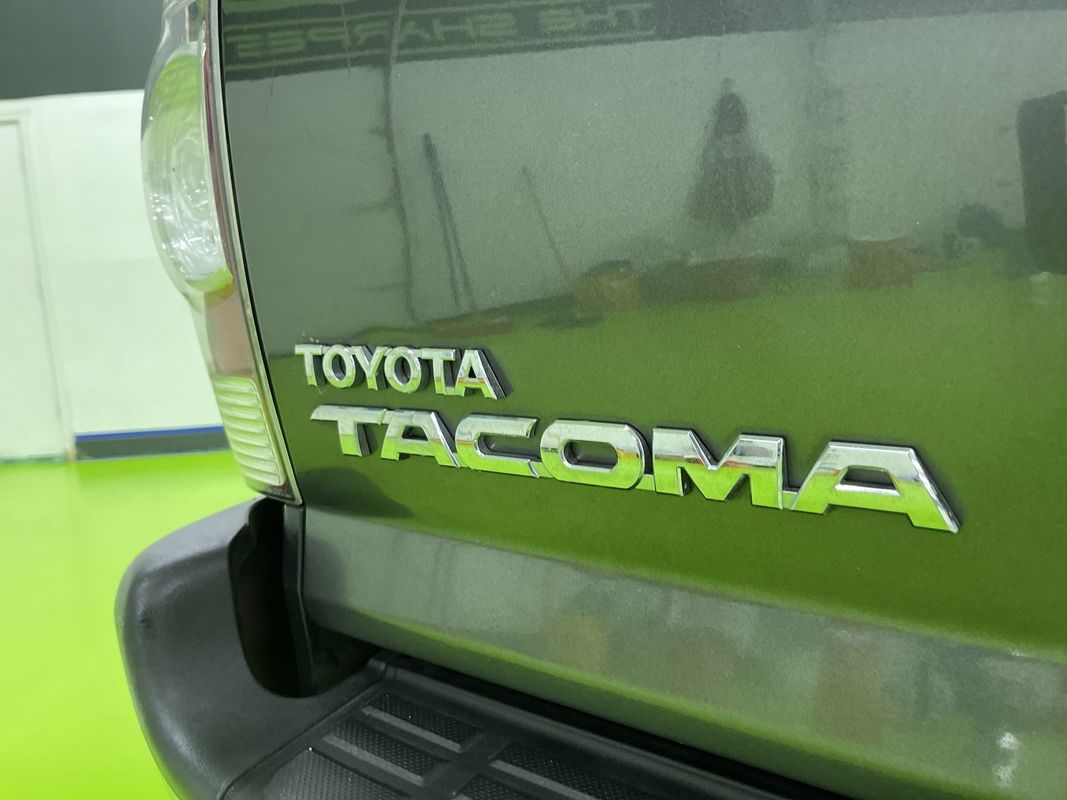 Vehicle image 13 of 28