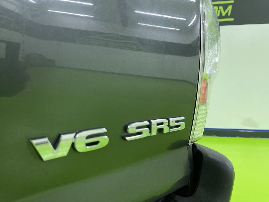 Vehicle image 14 of 28