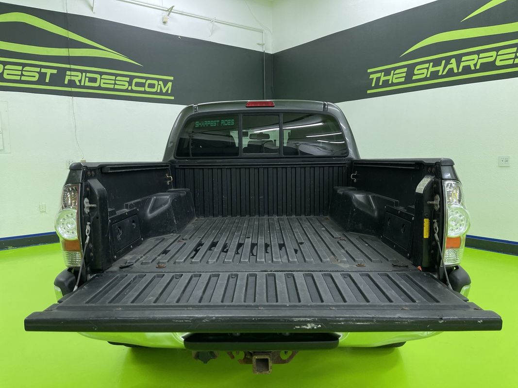 Vehicle image 11 of 28