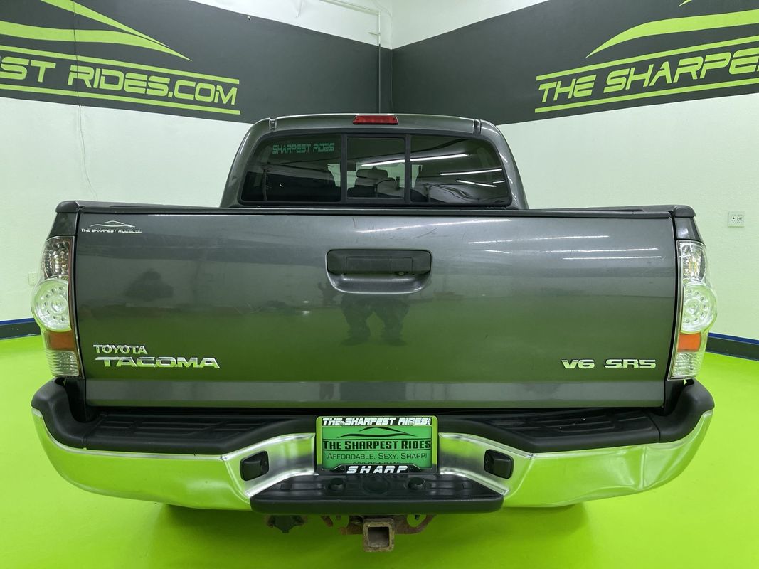 Vehicle image 10 of 28