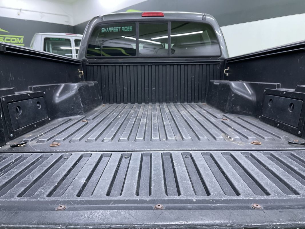 Vehicle image 26 of 28