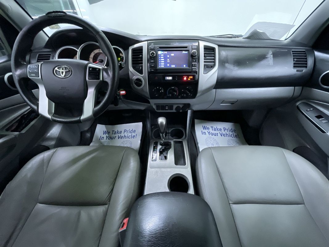 Vehicle image 17 of 28