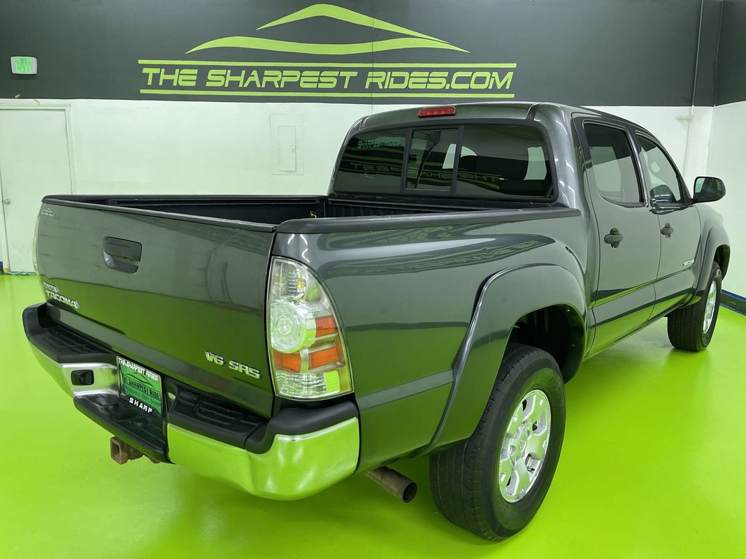 Vehicle image 3 of 28