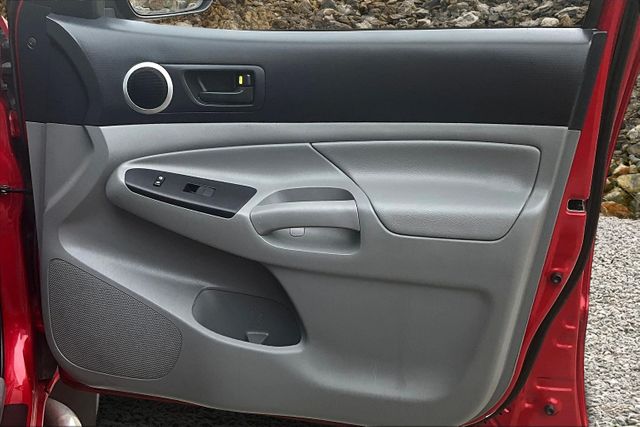Vehicle image 24 of 34