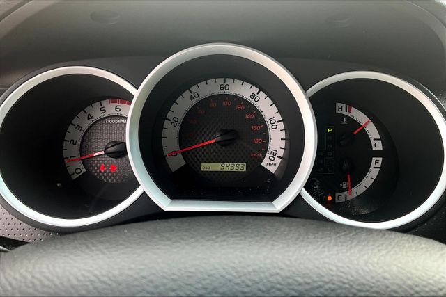 Vehicle image 20 of 34