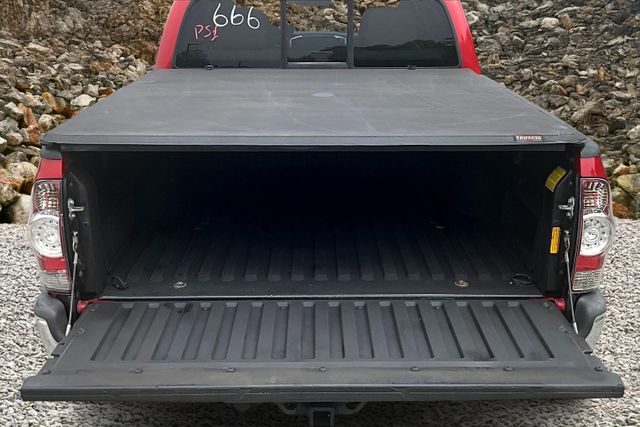 Vehicle image 17 of 34
