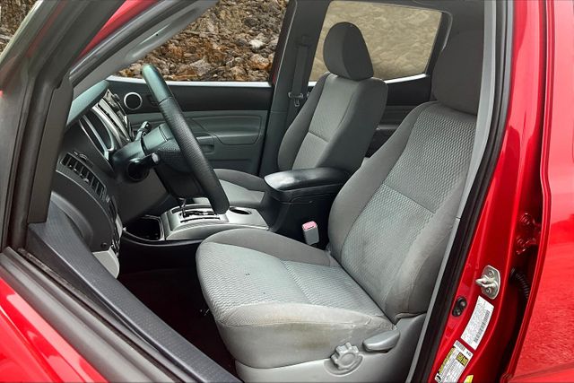 Vehicle image 25 of 34