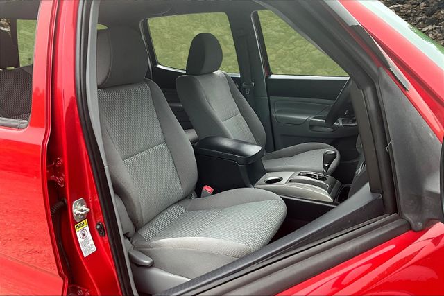 Vehicle image 9 of 34