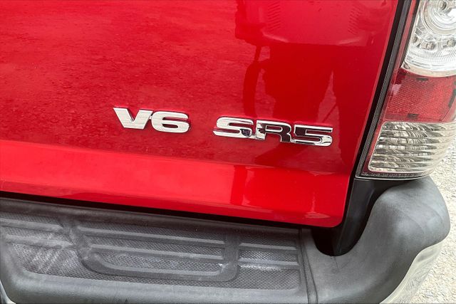 Vehicle image 10 of 34